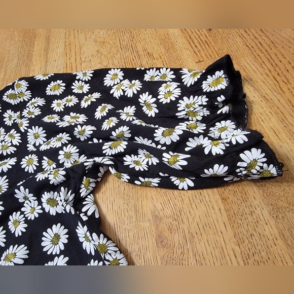 Boohoo Sunflower Dress - Picture 4 of 9